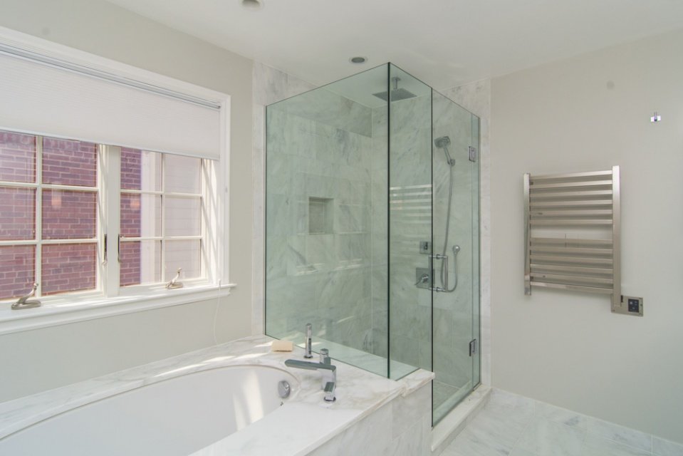clean bathroom design